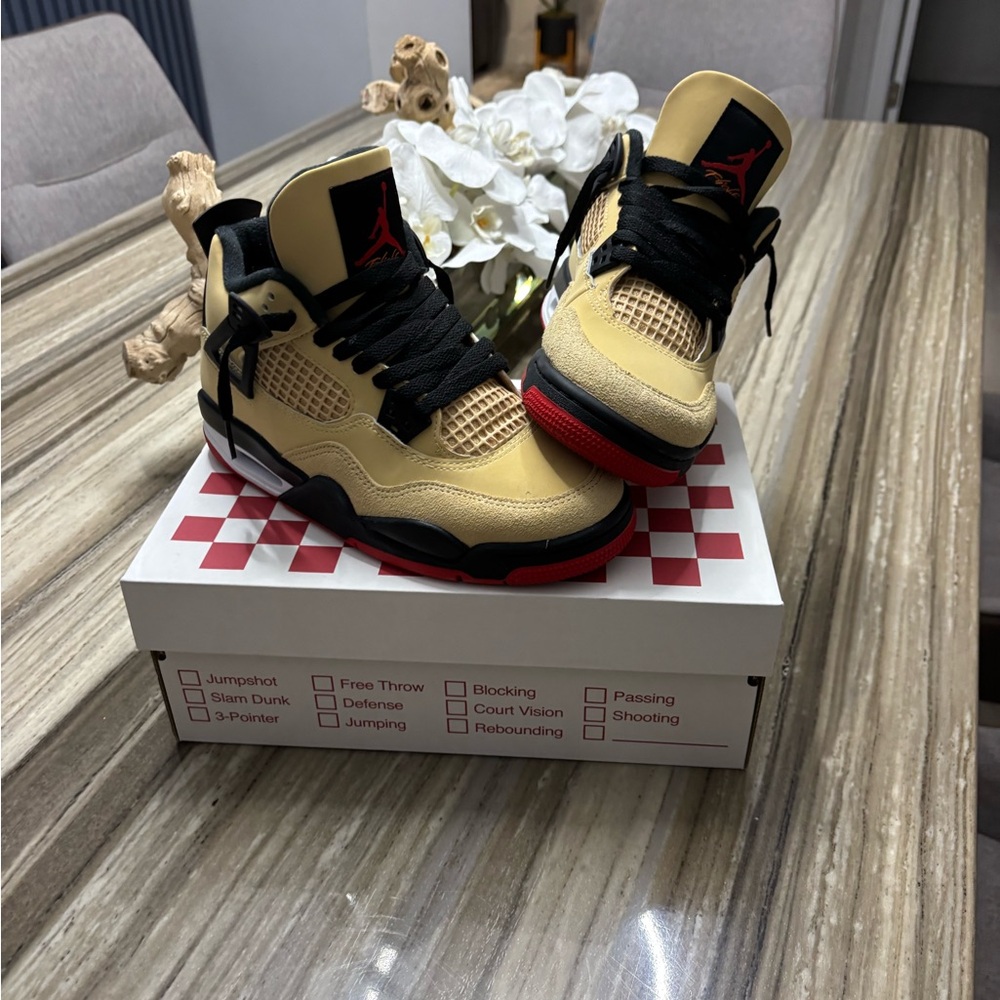 Jordan Air 4 Retro GS in Sesame and Black